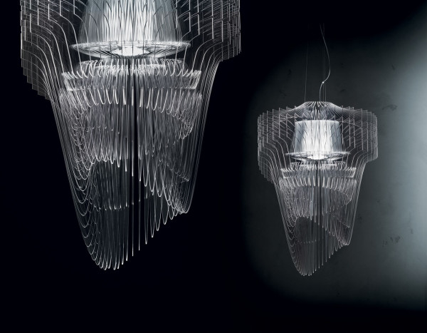 Slamp_Aria_Transparent_Zaha_Hadid_1-600x467